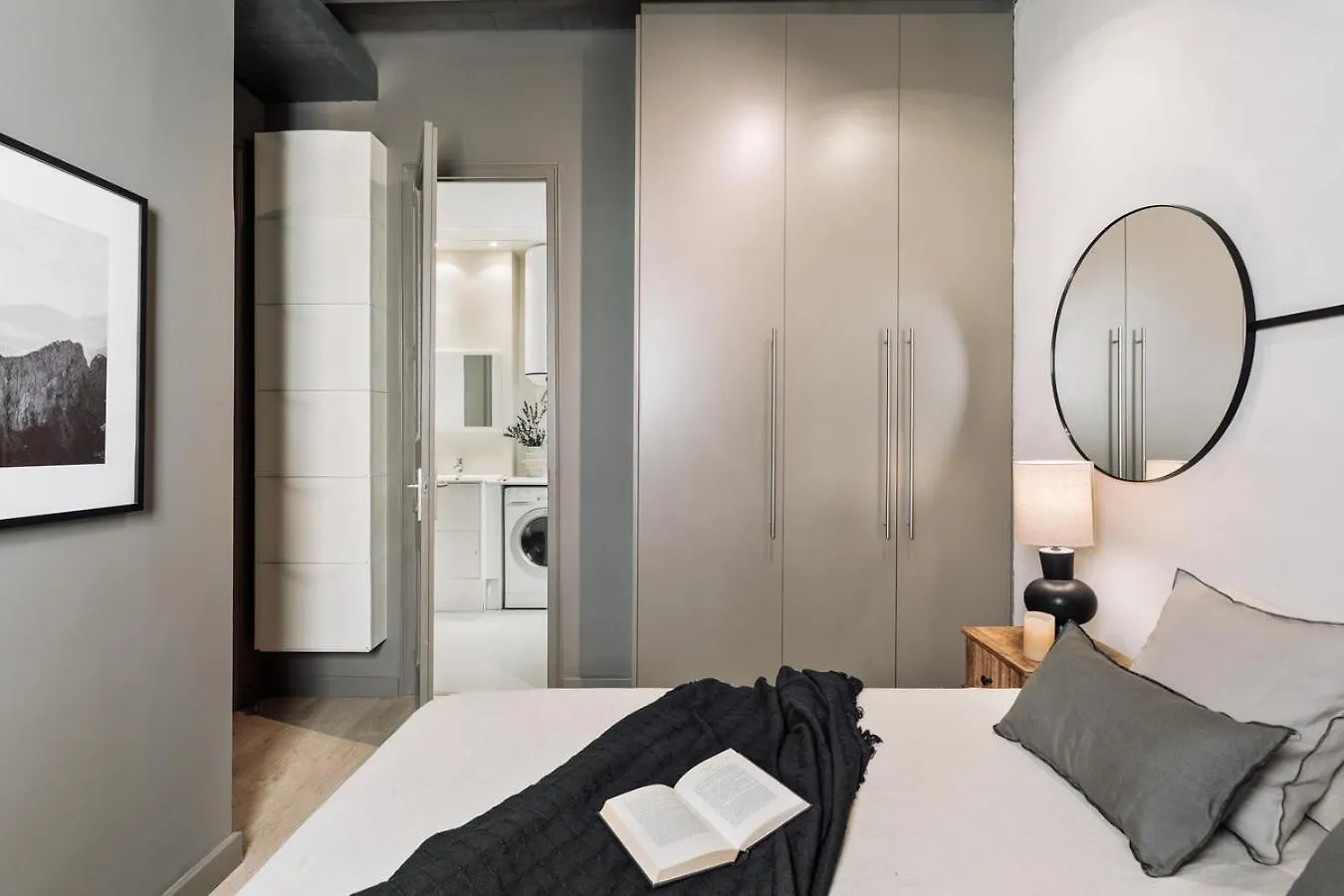 Pirineu - 2 Bedrooms In Sant Gervasi バルセロナ 0*,  スペイン